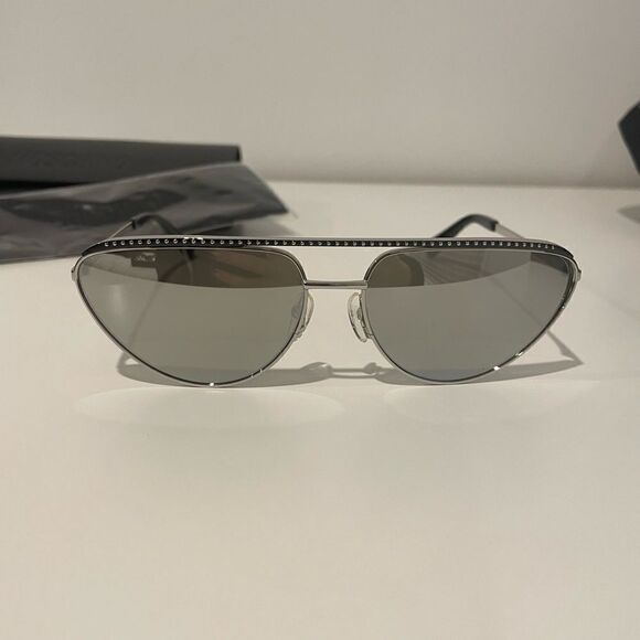 NIB Silver Mirror Cateye Moschino Sunglasses - Picture 1 of 10